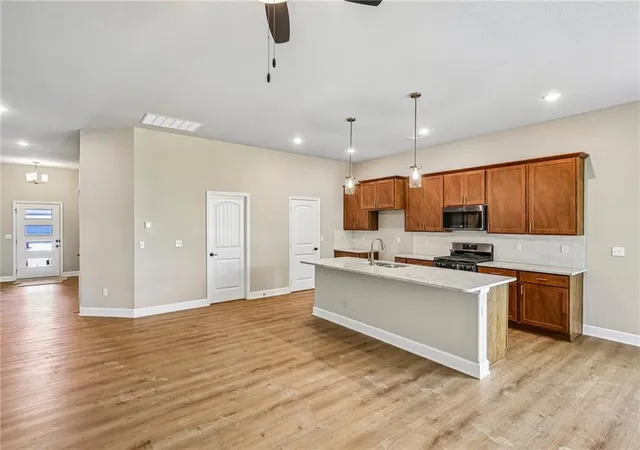 Photo 2 of Single family home for sale at 6745 Arapahoe Dr, Shawnee, KS 66226 | MLS# 2642367 | Listing updated on 2026-09-16