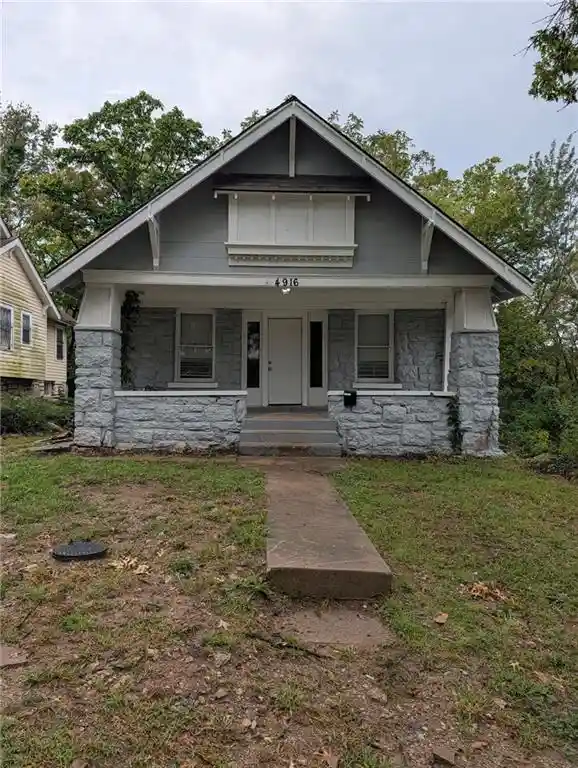 Single family home for sale at 4916 Park Ave, Kansas City, MO 64130 | MLS# 2642373