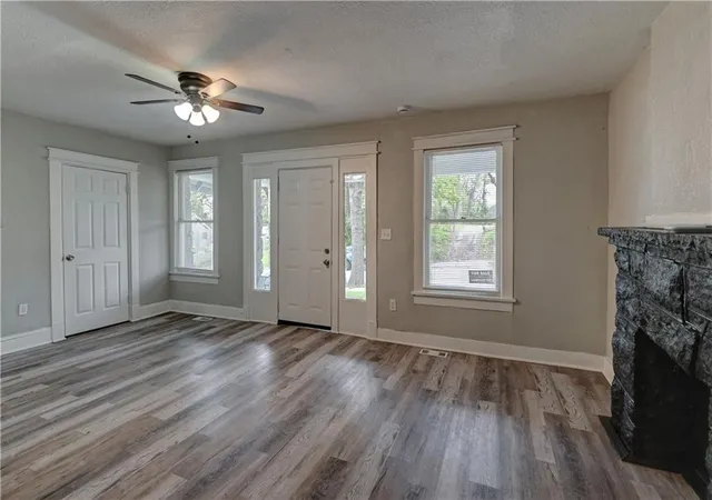 Photo 3 of Single family home for sale at 4916 Park Ave, Kansas City, MO 64130 | MLS# 2642373 | Listing updated on 2026-10-21
