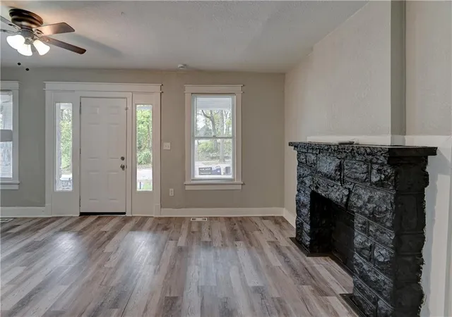 Photo 2 of Single family home for sale at 4916 Park Ave, Kansas City, MO 64130 | MLS# 2642373 | Listing updated on 2026-10-21
