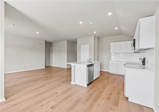 Photo 3 of Single family home for sale at 20330 West 195th St, Spring Hill, KS 66083 | MLS# 2642379 | Listing updated on 2026-09-16