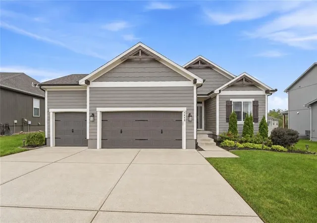 Photo 2 of Single family home for sale at 7445 Nw Chambers Ct, Kansas City, MO 64152 | MLS# 2642383 | Listing updated on 2026-10-03