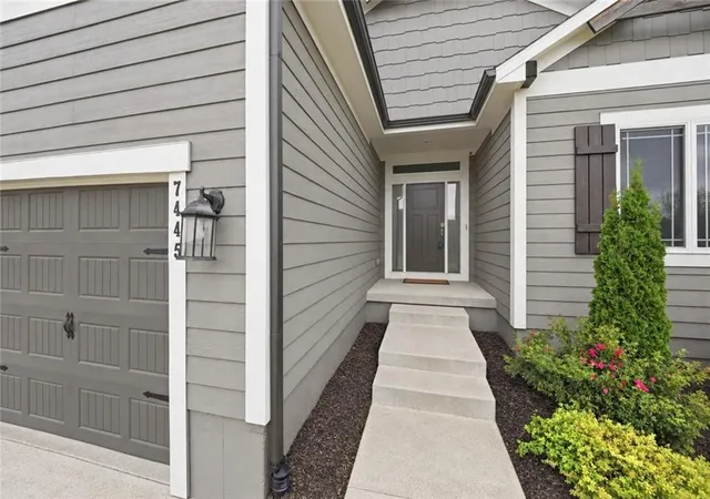Photo 3 of Single family home for sale at 7445 Nw Chambers Ct, Kansas City, MO 64152 | MLS# 2642383 | Listing updated on 2026-10-03
