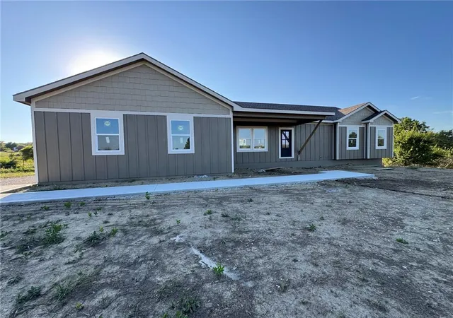 Photo 2 of Single family home for sale at 1688 Northwest 145th Rd, Kingsville, MO 64061 | MLS# 2642385 | Listing updated on 2026-09-17