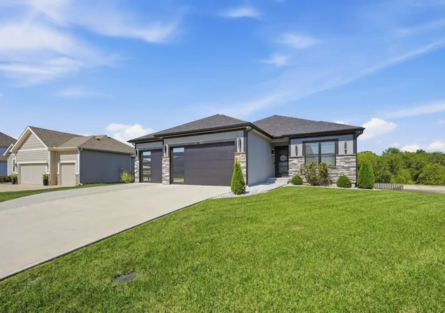 Photo 1 of Sale Pending at 11730 N Laurel Ave, Kansas City, MO 64157 | MLS# 2642396 | Listing updated on 2026-09-19