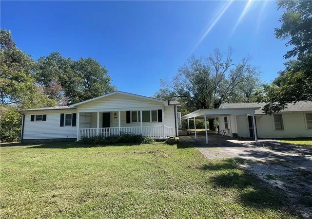 Single family home for sale at 321 2nd Street, Chetopa, KS 67336 | MLS# 2642397