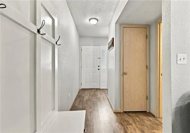 Photo 3 of Condo for sale at 6045 Ne Moonstone Dr, Lees Summit, MO 64064 | MLS# 2642398 | Listing updated on 2026-09-21