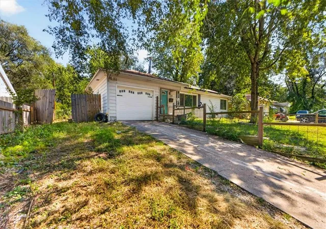 Photo 1 of Single family home for sale at 108 N Grant Ave, Knob Noster, MO 65336 | MLS# 2642400 | Listing updated on 2026-09-28