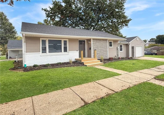 Photo 2 of Single family home for sale at 2601 Cherry St, Higginsville, MO 64037 | MLS# 2642403 | Listing updated on 2026-10-29