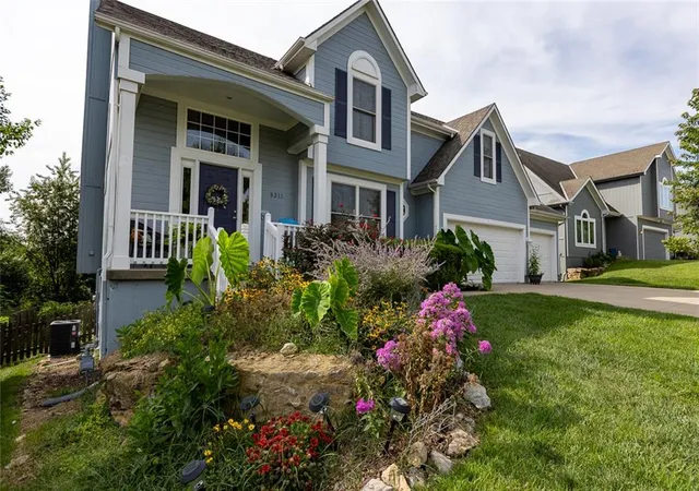 Photo 2 of Single family home for sale at 8211 Ne 98th Street, Kansas City, MO 64157 | MLS# 2642410 | Listing updated on 2026-10-16