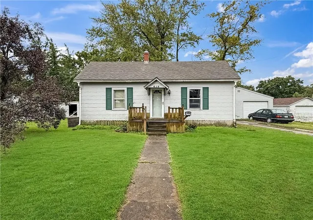 Photo 1 of Single family home for sale at 619 W 26th Street, Higginsville, MO 64037 | MLS# 2642414 | Listing updated on 2026-10-04