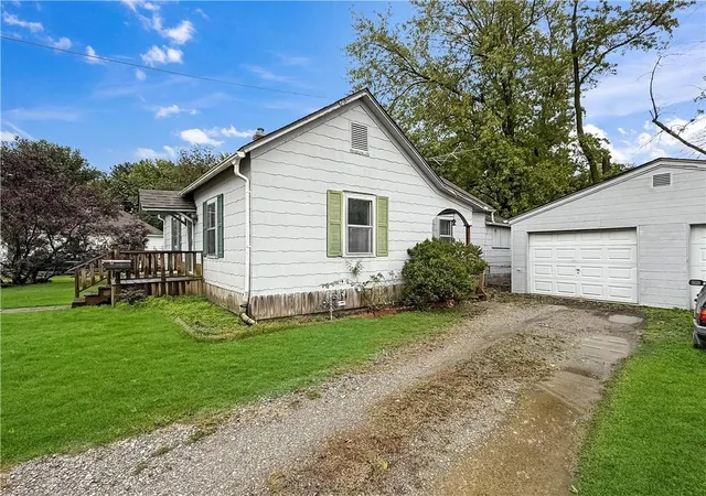 Photo 2 of Single family home for sale at 619 W 26th Street, Higginsville, MO 64037 | MLS# 2642414 | Listing updated on 2026-10-04