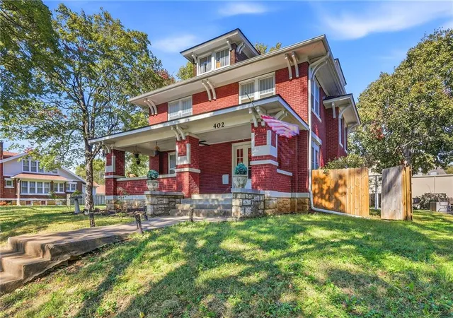 Photo 3 of Single family home for sale at 402 E Peoria St, Paola, KS 66071 | MLS# 2642415 | Listing updated on 2026-10-14