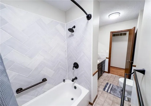 Photo 4 of Single family home for sale at 115 Fairview Ave, Warrensburg, MO 64093 | MLS# 2642417 | Listing updated on 2026-09-17