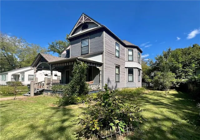 Photo 2 of Single family home for sale at 808 Mississippi St, Lawrence, KS 66044 | MLS# 2642418 | Listing updated on 2026-09-17