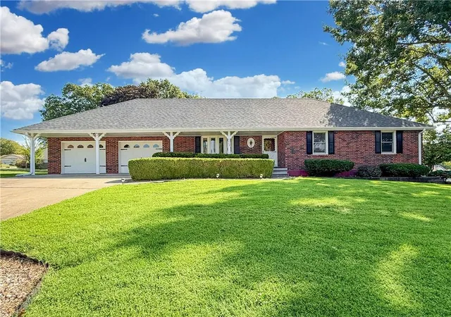 Photo 1 of Sale Pending at 1113 Elm St, Higginsville, MO 64037 | MLS# 2642421 | Listing updated on 2026-09-24