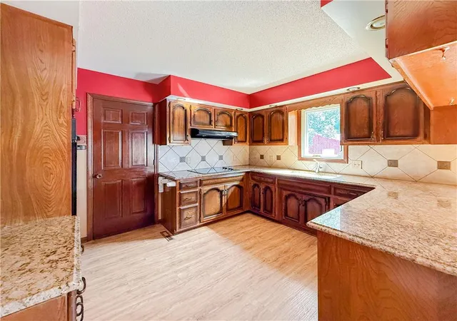 Photo 4 of Sale Pending at 1113 Elm St, Higginsville, MO 64037 | MLS# 2642421 | Listing updated on 2026-09-24