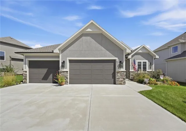Photo 1 of Single family home for sale at 16955 S Elmridge St, Olathe, KS 66062 | MLS# 2642424 | Listing updated on 2026-10-21