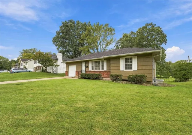 Photo 3 of Single family home for sale at 4814 Arlington Ave, Kansas City, MO 64133 | MLS# 2642430 | Listing updated on 2026-09-19