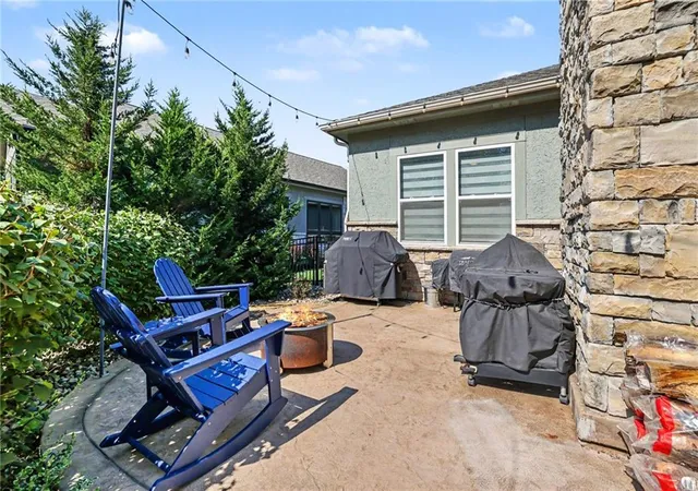 Photo 4 of Sale Pending at 16245 Broadmoor St, Stilwell, KS 66085 | MLS# 2642439 | Listing updated on 2026-09-21