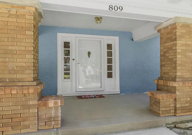 Photo 2 of Single family home for sale at 809 W Gregory Blvd, Kansas City, MO 64114 | MLS# 2642444 | Listing updated on 2026-09-18