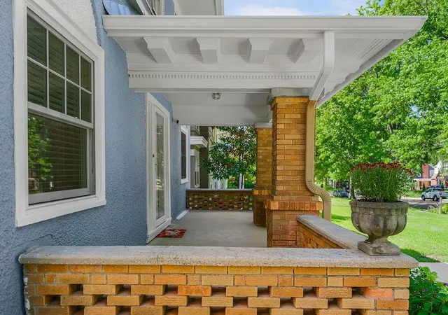 Photo 3 of Single family home for sale at 809 W Gregory Blvd, Kansas City, MO 64114 | MLS# 2642444 | Listing updated on 2026-09-18
