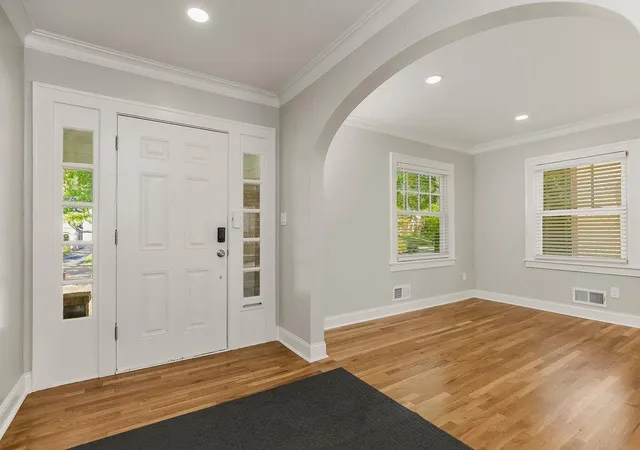 Photo 3 of Single family home for sale at 809 W Gregory Blvd, Kansas City, MO 64114 | MLS# 2642444 | Listing updated on 2026-09-18