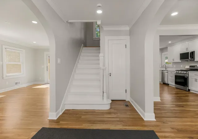 Photo 4 of Single family home for sale at 809 W Gregory Blvd, Kansas City, MO 64114 | MLS# 2642444 | Listing updated on 2026-09-18