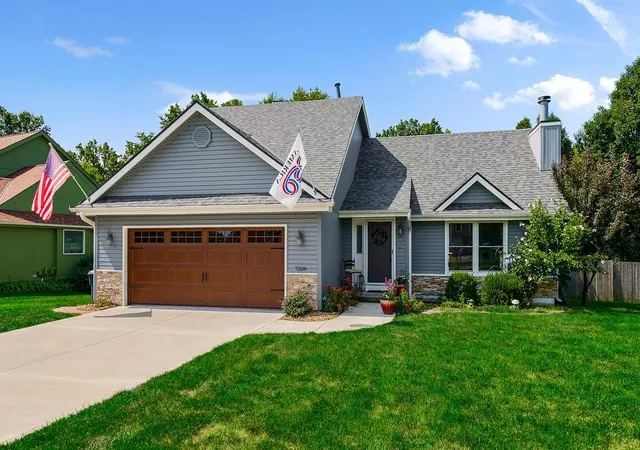 Photo 1 of Sale Pending at 7328 N Corrington Ave, Kansas City, MO 64119 | MLS# 2642445 | Listing updated on 2026-09-27