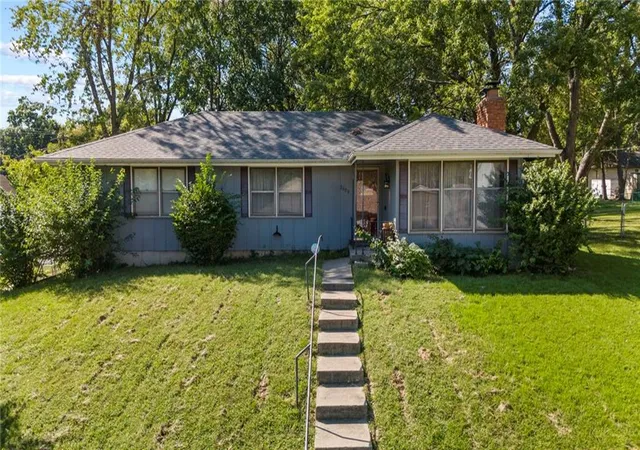 Photo 1 of Single family home for sale at 2608 S 16th Terrace, Leavenworth, KS 66048 | MLS# 2642448 | Listing updated on 2026-09-30