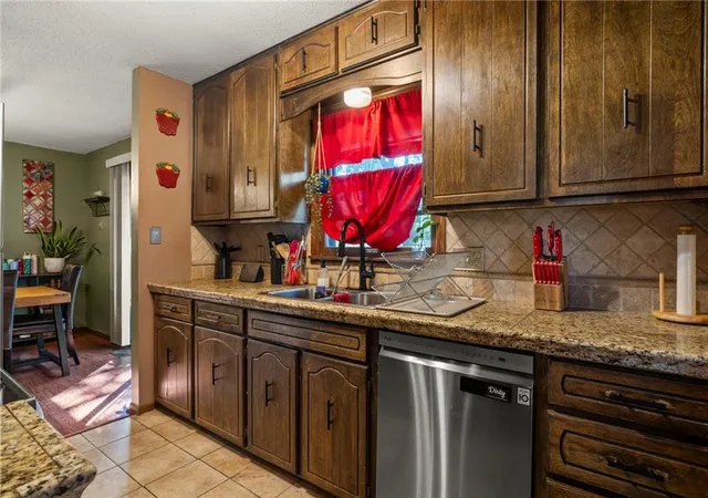 Photo 4 of Single family home for sale at 2608 S 16th Terrace, Leavenworth, KS 66048 | MLS# 2642448 | Listing updated on 2026-09-30