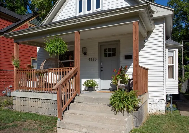 Photo 4 of Single family home for sale at 4115 Tracy Ave, Kansas City, MO 64110 | MLS# 2642456 | Listing updated on 2026-09-18