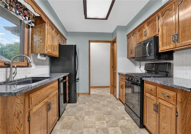 Photo 2 of Sale Pending at 1113 S Valley Rd, Olathe, KS 66061 | MLS# 2642461 | Listing updated on 2026-09-24