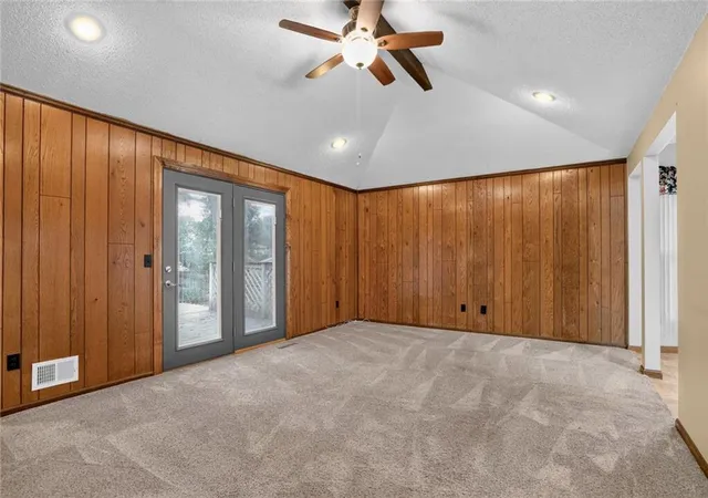 Photo 4 of Sale Pending at 1113 S Valley Rd, Olathe, KS 66061 | MLS# 2642461 | Listing updated on 2026-09-24