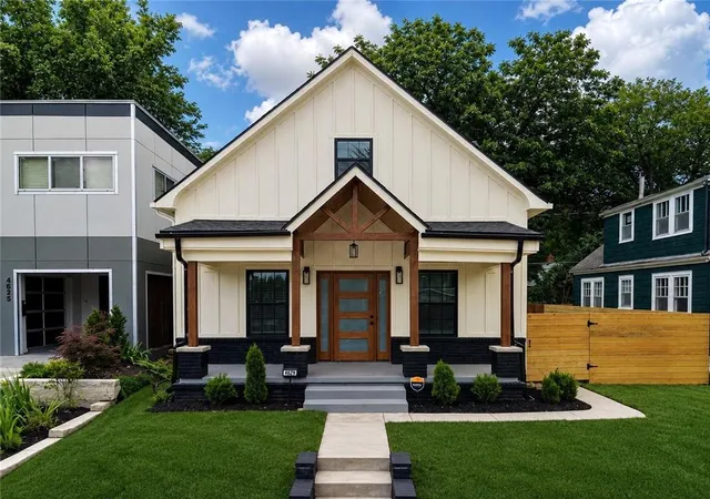 Photo 1 of Single family home for sale at 4529 Wyoming St, Kansas City, MO 64111 | MLS# 2642469 | Listing updated on 2026-09-19