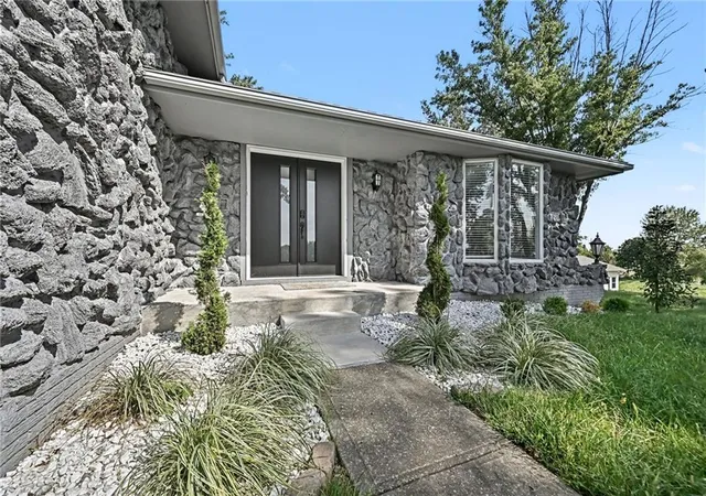 Photo 3 of Single family home for sale at 12223 Hills Rd, Kearney, MO 64060 | MLS# 2642470 | Listing updated on 2026-09-18