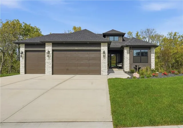 Photo 1 of Single family home for sale at 518 Turnbridge Dr, Raymore, MO 64083 | MLS# 2642473 | Listing updated on 2026-10-07