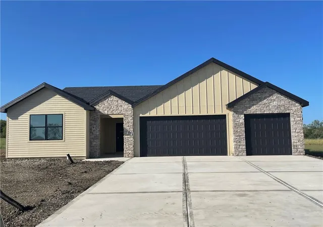 Photo 2 of Single family home for sale at 1102 Bluestem Cir, Baldwin City, KS 66006 | MLS# 2642475 | Listing updated on 2026-09-30