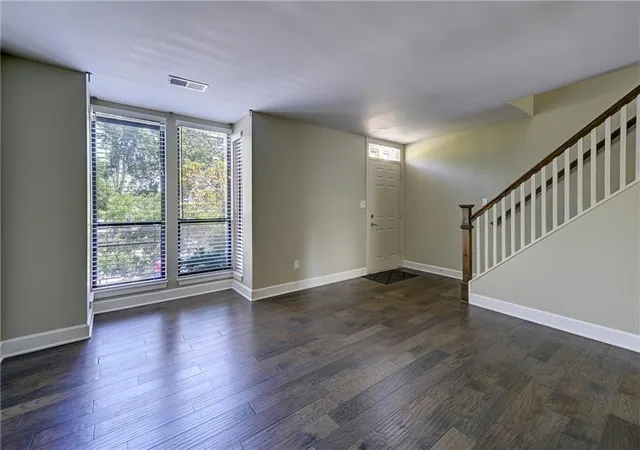 Photo 3 of Condo for sale at 431 W 10th Street, Kansas City, MO 64105 | MLS# 2642476 | Listing updated on 2026-10-03