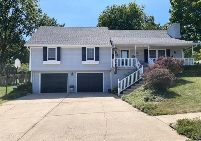 Photo 1 of Single family home for sale at 502 Ne Fox Trl Dr, Blue Springs, MO 64014 | MLS# 2642478 | Listing updated on 2026-10-07