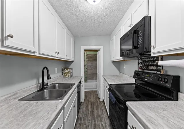 Photo 4 of Single family home for sale at 731 S Locust St, Ottawa, KS 66067 | MLS# 2642480 | Listing updated on 2026-09-17