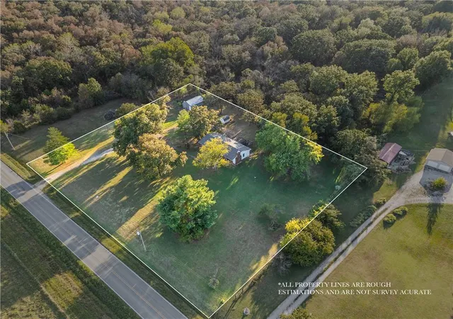 Photo 3 of Sale Pending at 23672 S Bb Hwy, Nevada, MO 64772 | MLS# 2642483 | Listing updated on 2026-09-29