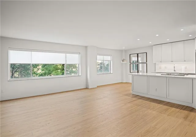 Photo 4 of Condo for sale at 4550 Warwick Blvd #408, Kansas City, MO 64111 | MLS# 2642485 | Listing updated on 2026-09-17