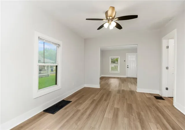 Photo 4 of Single family home for sale at 3911 Myrtle Ave, Kansas City, MO 64130 | MLS# 2642487 | Listing updated on 2026-09-17