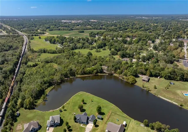 Photo 2 of Sale Pending at 502 E Leighton St, Frontenac, KS 66763 | MLS# 2642491 | Listing updated on 2026-10-07