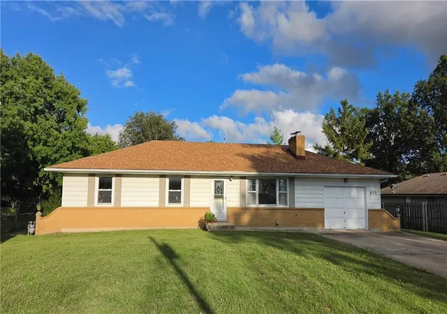 Photo 1 of Sale Pending at 609 Park St, Lathrop, MO 64465 | MLS# 2642495 | Listing updated on 2026-10-01
