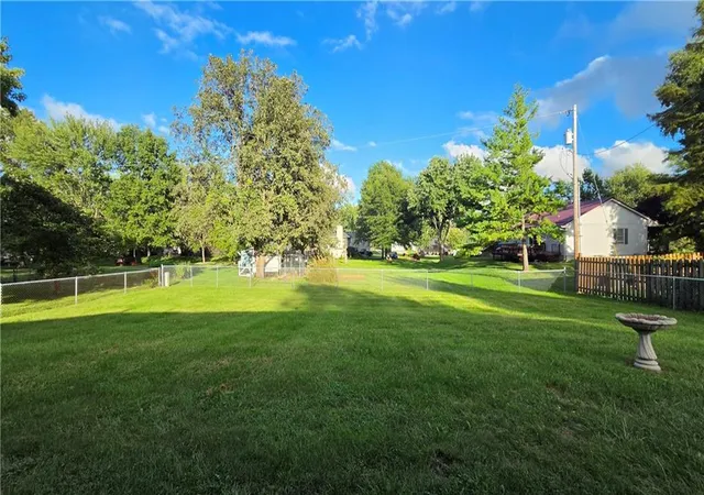 Photo 3 of Sale Pending at 609 Park St, Lathrop, MO 64465 | MLS# 2642495 | Listing updated on 2026-10-01