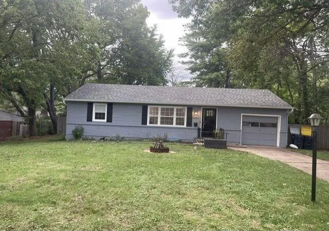 Single family home for sale at 506 E 91st Terrace, Kansas City, MO 64131 | MLS# 2642499
