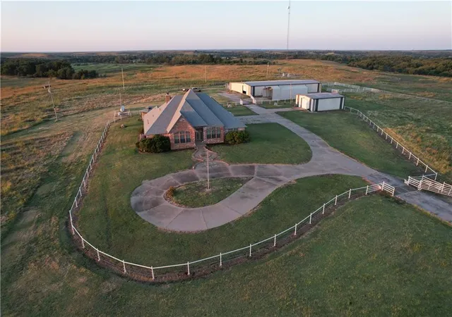 Photo 1 of Single family home for sale at 54087 Us Hwy 60, Burbank, OK 74633 | MLS# 2642500 | Listing updated on 2026-09-17