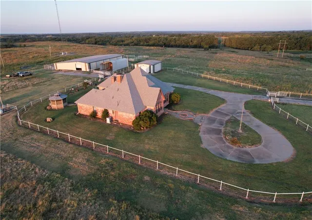 Photo 3 of Single family home for sale at 54087 Us Hwy 60, Burbank, OK 74633 | MLS# 2642500 | Listing updated on 2026-09-17